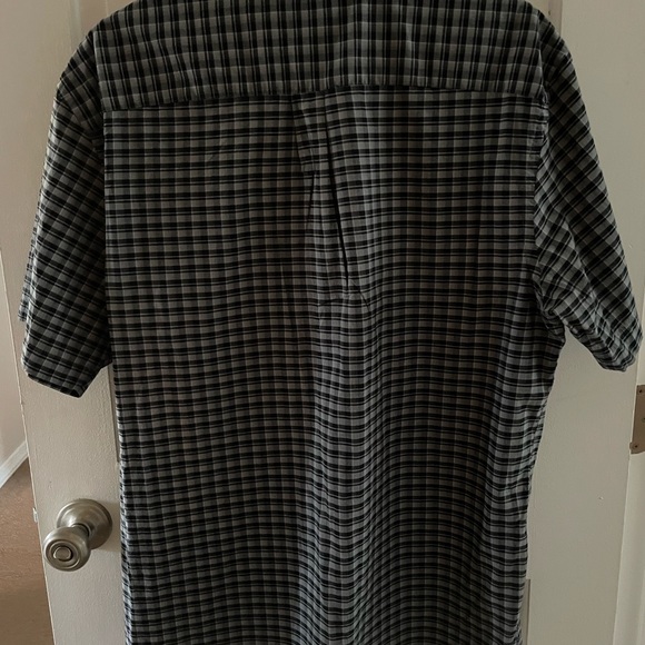 Men’s shirt sleeved casual shirt. - Picture 2 of 3